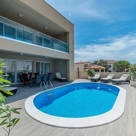 Villa Marlu * Vir