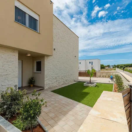 Villa Villa Marlu Vir