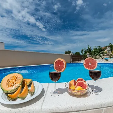 Villa Marlu Villa *