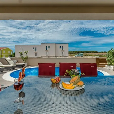 Villa Villa Marlu Vir